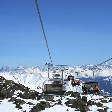 Chasa Fadrina Lägenhet *