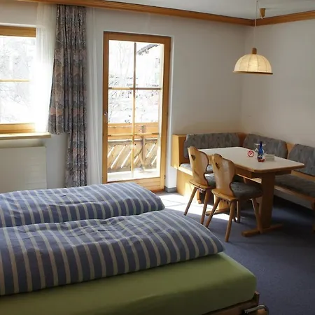 Chasa Fadrina Apartment